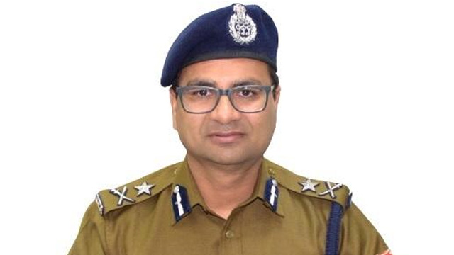 देहरादून सिटी में स्थित चिन्हित बॉटलनेक पॉइंट का यातायात टीम ने किया निरीक्षण देहरादून सिटी में स्थित चिन्हित बॉटलनेक पॉइंट का यातायात टीम ने किया निरीक्षण