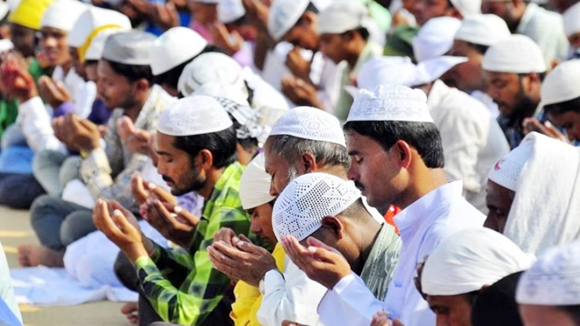 रोजेदारों ने मांगी मुल्क में खुशहाली की दुआएं रोजेदारों ने मांगी मुल्क में खुशहाली की दुआएं