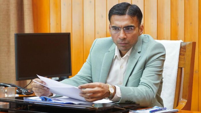 डीएम का सख्त एक्शन, शहर में 47 वार्डों में कूड़ा उठान हेतु निविदा आमंत्रित डीएम का सख्त एक्शन, शहर में 47 वार्डों में कूड़ा उठान हेतु निविदा आमंत्रित