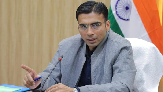 कम्पांउडिंग/पेनल्टी के खेल से बाज आएं अधिकारीः डीएम कम्पांउडिंग/पेनल्टी के खेल से बाज आएं अधिकारीः डीएम