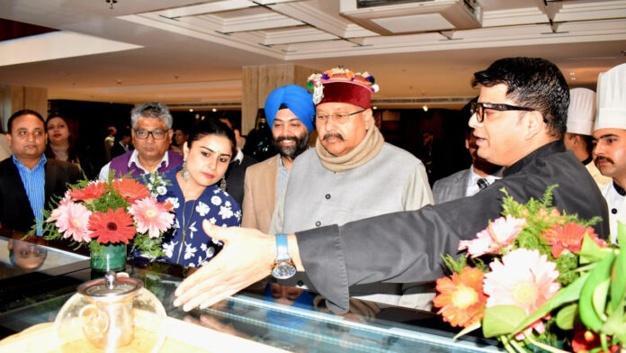 बुरांश सिर्फ एक लाउंज नहीं उत्तराखंड की जीवंत संस्कृति है : महाराज बुरांश सिर्फ एक लाउंज नहीं उत्तराखंड की जीवंत संस्कृति है : महाराज