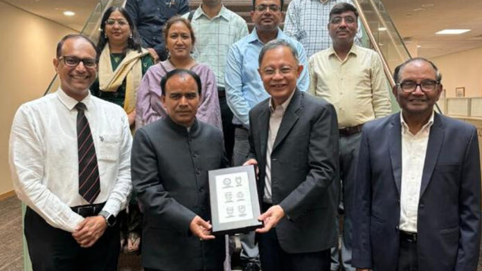 शिक्षा मंत्री डॉ धन सिंह रावत ने किया राष्ट्रीय विश्वविद्यालय सिंगापुर का भ्रमण शिक्षा मंत्री डॉ धन सिंह रावत ने किया राष्ट्रीय विश्वविद्यालय सिंगापुर का भ्रमण