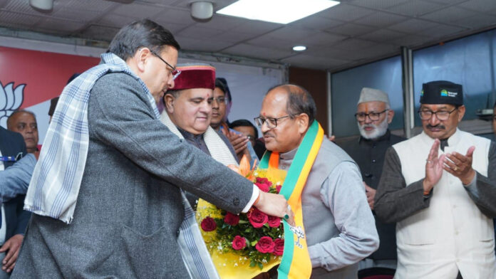 कांग्रेस के तीन बड़े नेता भाजपा में शामिल हुए कांग्रेस के तीन बड़े नेता भाजपा में शामिल हुए