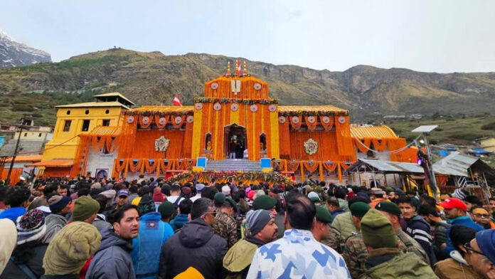 बद्रीनाथ धाम की सुरक्षा में बदलाव आईटीबीपी ने आईआरबी को सौंपा जिम्मा बद्रीनाथ धाम की सुरक्षा में बदलाव आईटीबीपी ने आईआरबी को सौंपा जिम्मा