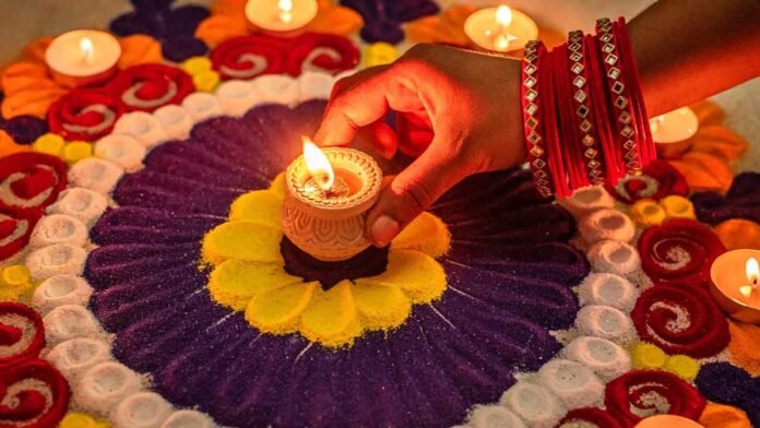 दीपावली के त्यौहारी मौसम में भारतीय अर्थव्यवस्था को लगे पंख दीपावली के त्यौहारी मौसम में भारतीय अर्थव्यवस्था को लगे पंख