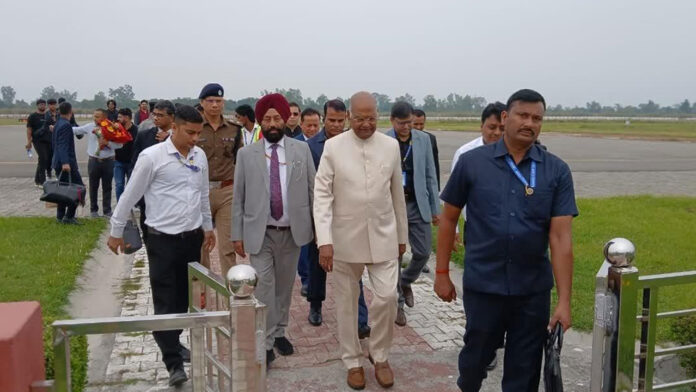 कैंची धाम के दर्शन के लिए उत्तराखंड पहुंचे पूर्व राष्ट्रपति रामनाथ कोविंद कैंची धाम के दर्शन के लिए उत्तराखंड पहुंचे पूर्व राष्ट्रपति रामनाथ कोविंद