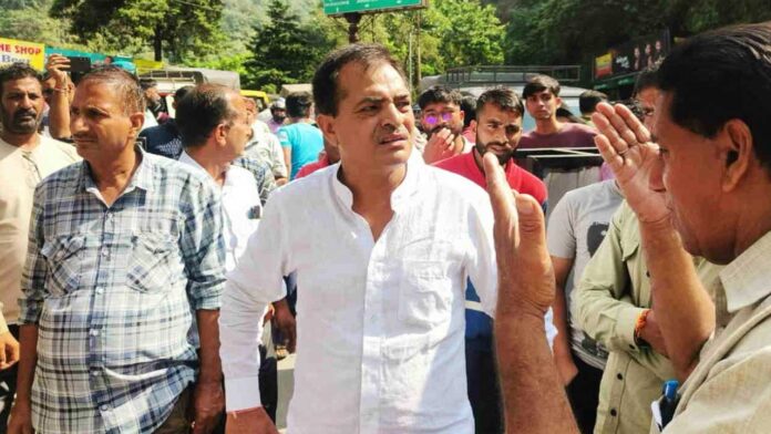 यमुनोत्री विधायक और उनके समर्थकों की गिरफ्तारी पर रोक यमुनोत्री विधायक और उनके समर्थकों की गिरफ्तारी पर रोक