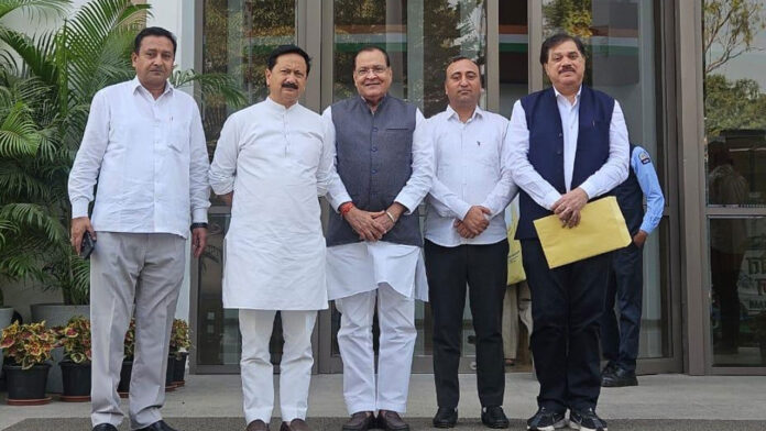 उत्तराखण्ड कांग्रेस में बड़े बदलाव की आहट उत्तराखण्ड कांग्रेस में बड़े बदलाव की आहट