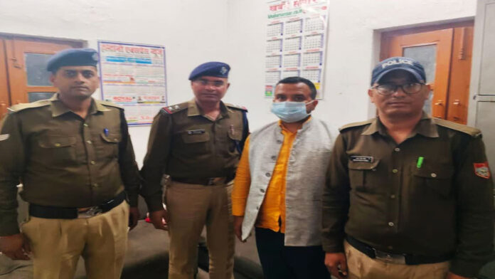 बनभूलपूरा तोड़फोड़ मामले में सोशल मीडिया पर भड़काऊ पोस्ट डालने पर विपिन पांडे गिरफ्तार बनभूलपूरा तोड़फोड़ मामले में सोशल मीडिया पर भड़काऊ पोस्ट डालने पर विपिन पांडे गिरफ्तार