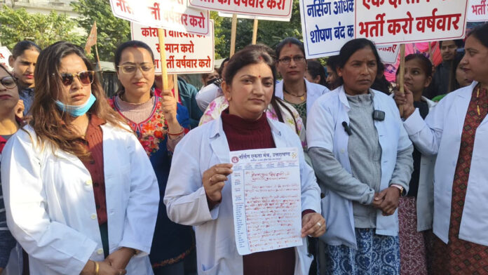 बेरोजगार नर्सिंग अधिकारियों का सीएम को ‘खून से लिखा पत्र बेरोजगार नर्सिंग अधिकारियों का सीएम को ‘खून से लिखा पत्र