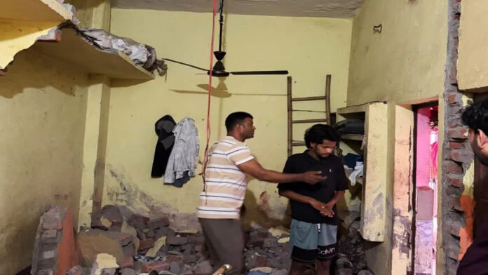 गैस सिलेंडर फटने से चार झुलसे गैस सिलेंडर फटने से चार झुलसे