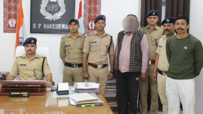 जिलेटिन की 104 छड़ों के साथ एक गिरफ्तार जिलेटिन की 104 छड़ों के साथ एक गिरफ्तार