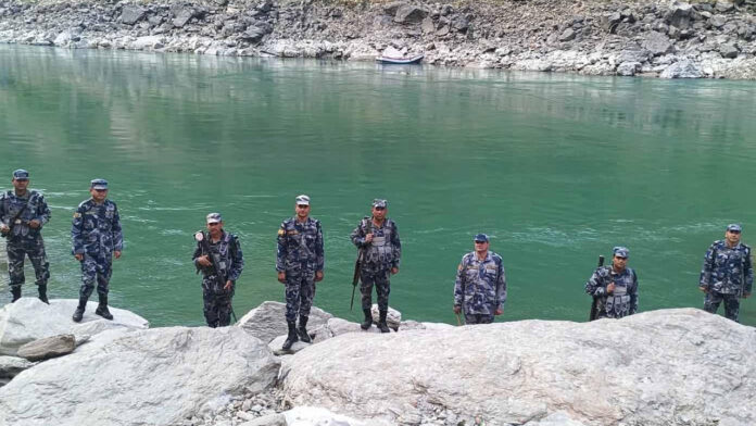 भारत से लगी सीमा पर नेपाल ने बढ़ाई सिक्योरिटी भारत से लगी सीमा पर नेपाल ने बढ़ाई सिक्योरिटी