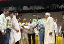250 मेधावी व समाज की 26 हस्तियां सम्मानित