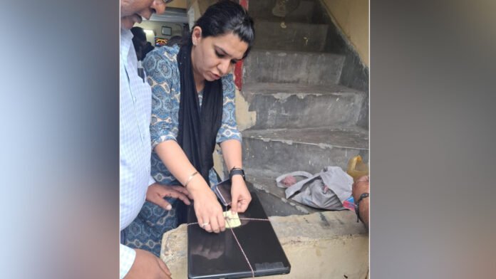अवैध वसूली मामले में चार जन सेवा केंद्र सील अवैध वसूली मामले में चार जन सेवा केंद्र सील